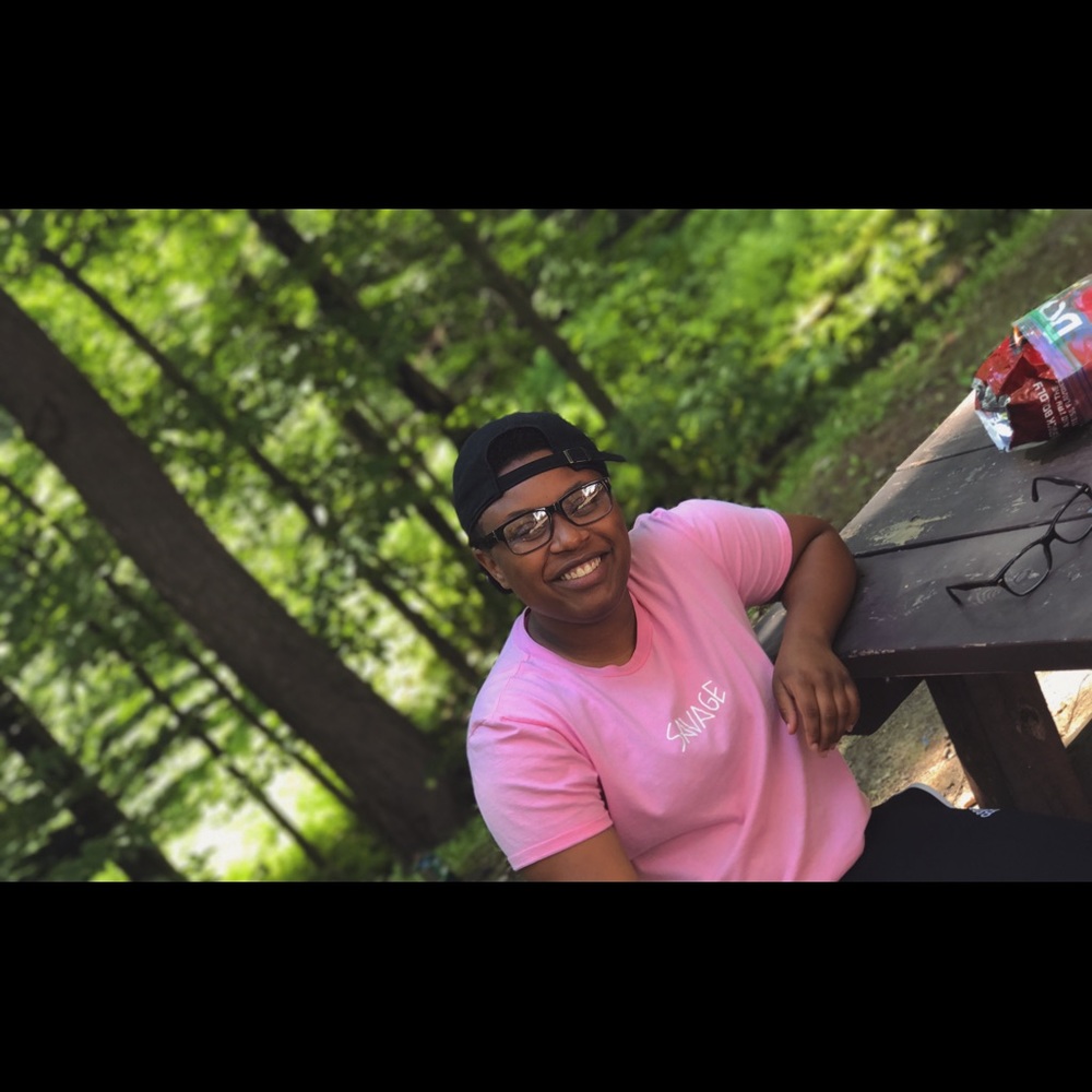 Meet your Posher, Dee